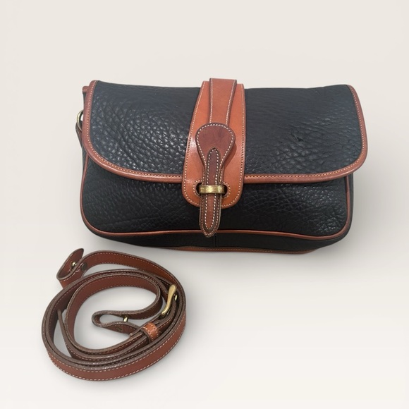 *VINTAGE* Dooney & Bourke All-Weather Leather Fold-Over Flap Crossbody - 80’s - Picture 3 of 13